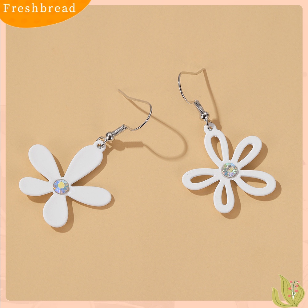 &lt; Freshbread &gt; Fashion Wanita Asimetris Berongga Bunga Menjuntai Ear Hook Earrings Perhiasan Hadiah