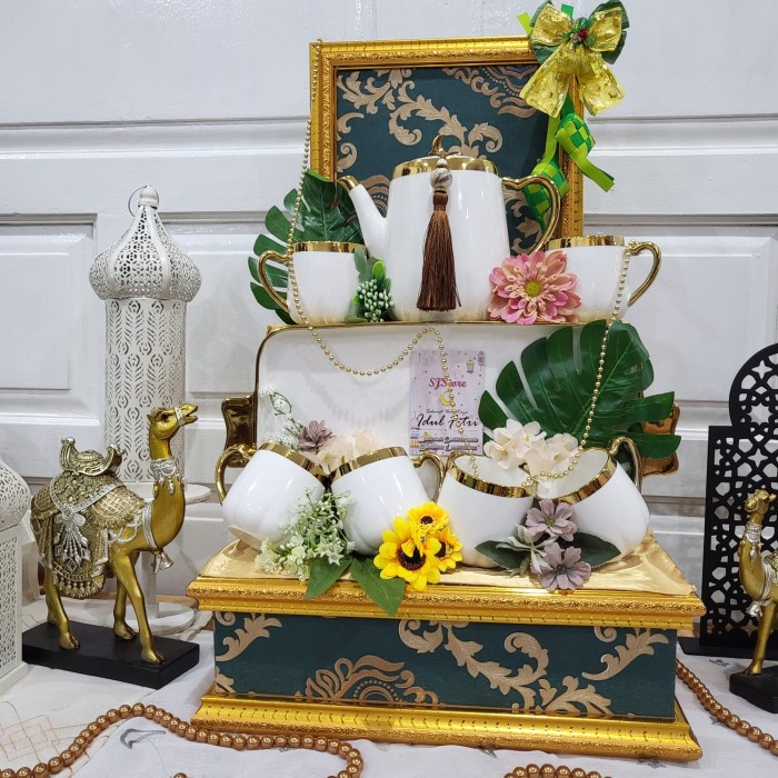 

Paket Dekorasi Lebaran Idul Fitri Hampers Parcel Hadiah Kue Kering 099