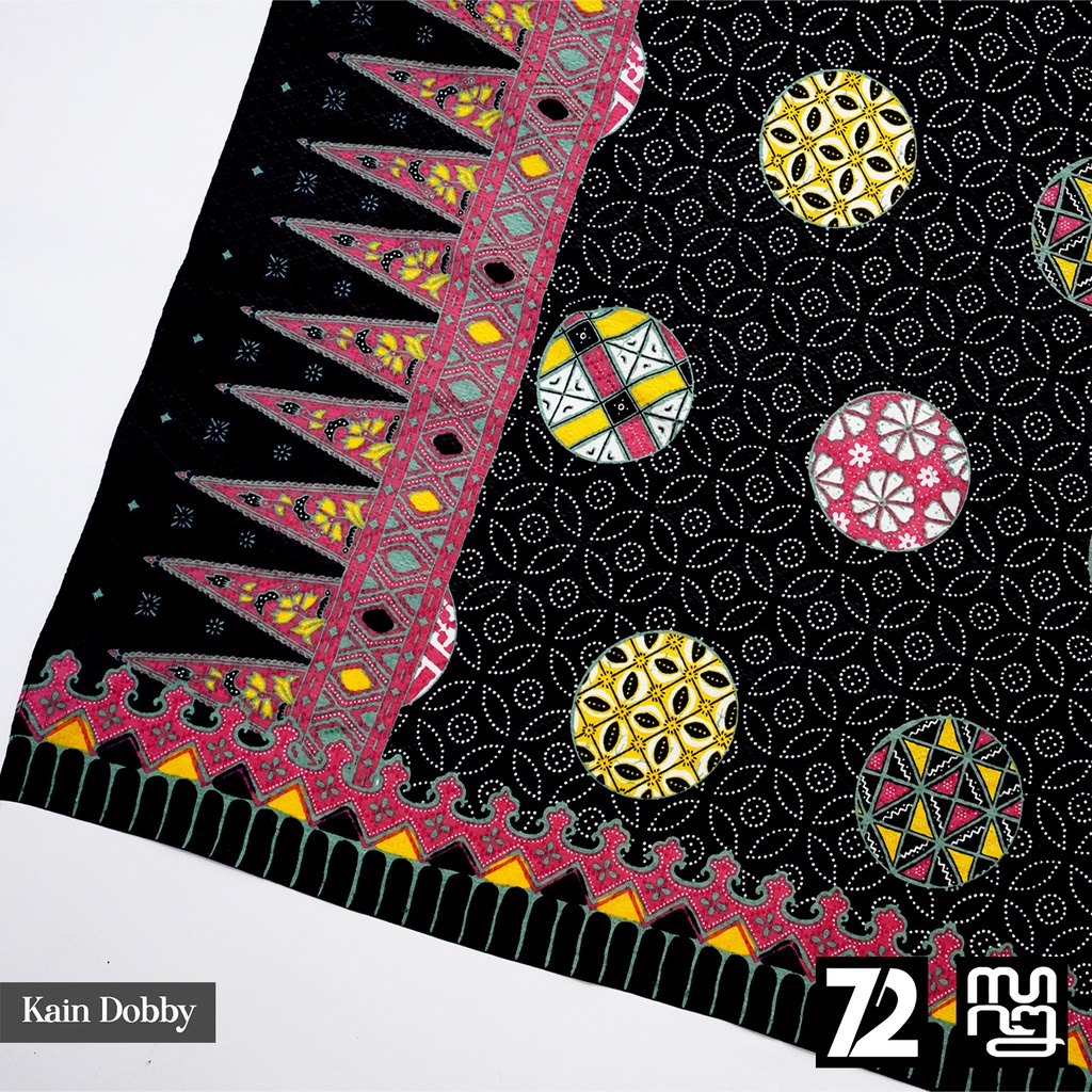 BAHAN BATIK PREMIUM Dobby Dobi Dobbi Kontemporer Modern Warna Hitam Merah 723510 Cap 72 Jarik Jarit Samping Kebat Panjang Batik Dobby Modern Premium Bahan Seragam Batik Pernikahan Kantor Keluarga Murah Kamen Jadi Batik Bali Lembaran