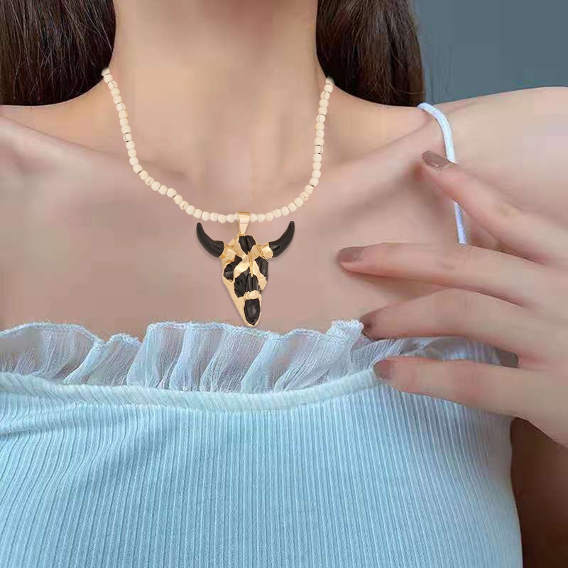 Bohemian Zodiak Banteng Kepala Kalung Untuk Wanita Pribadi Berlebihan Banteng Tengkorak Liontin Kalung Pirus Manik-Manik Kalung