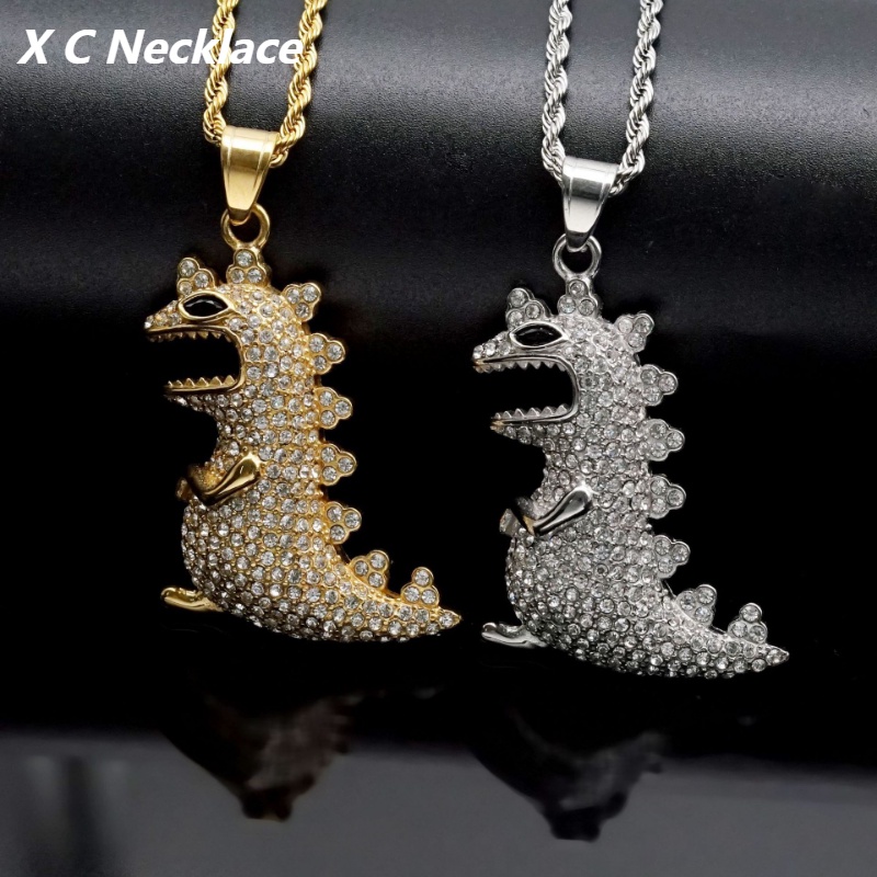 [X C Kalung] Baru Hip Hop Godzilla Dinosaurus Liontin Micro Set Zirkon Kalung Pria Pribadi Punk Stainless Steel Liontin Kalung Hadiah Liburan Perhiasan