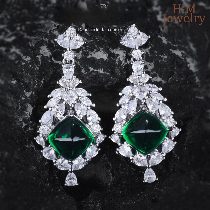 S925 Perak Vintage Emerald Diamond Stud Earrings Wanita Mewah Hijau Kristal Anting Panjang