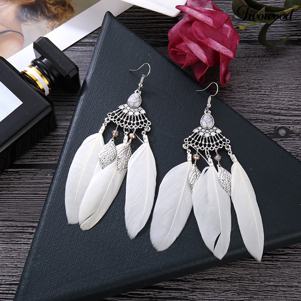 Twowood 1pasang Lady Earrings Bulu Sintetis Bohemia Kreatif Jumbai Menjuntai Anting Prom Jewelry