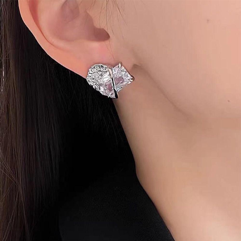 Mxbeauty Anting Korea Hadiah Liontin Elegan Manis Paduan Unik Hati Zirkon Stud Earrings