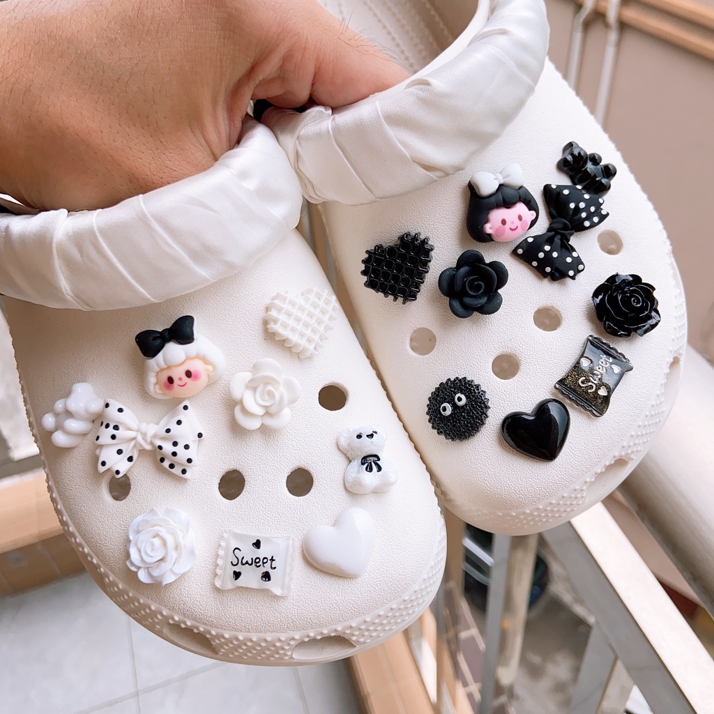 18 Pcs Hitam &amp; Putih Setelan Gadis Croc Jibz Pesona Kancing Fashion Aksesoris Sepatu#Seri Hitam &amp; Putih