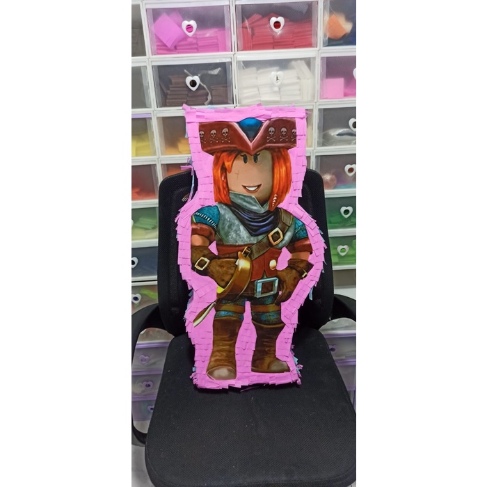 

Pinata pukul Roblox