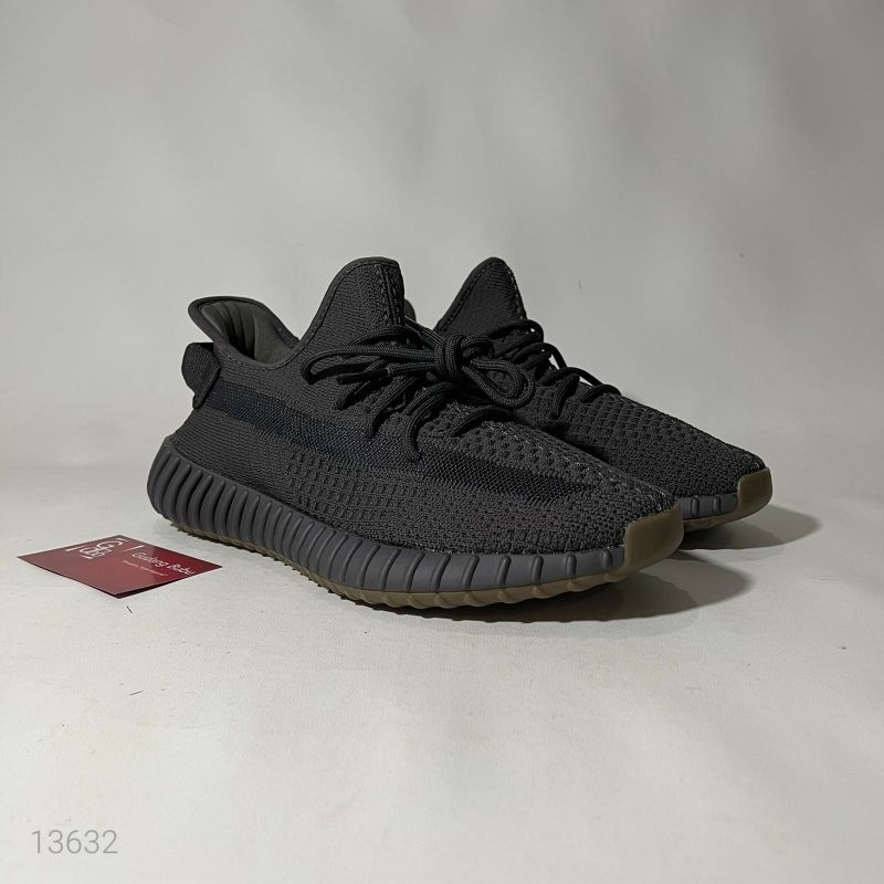 Yeezy 350 Boost V2 Cinder Black Gum 100% REALPICTURE GUARANTEE VS