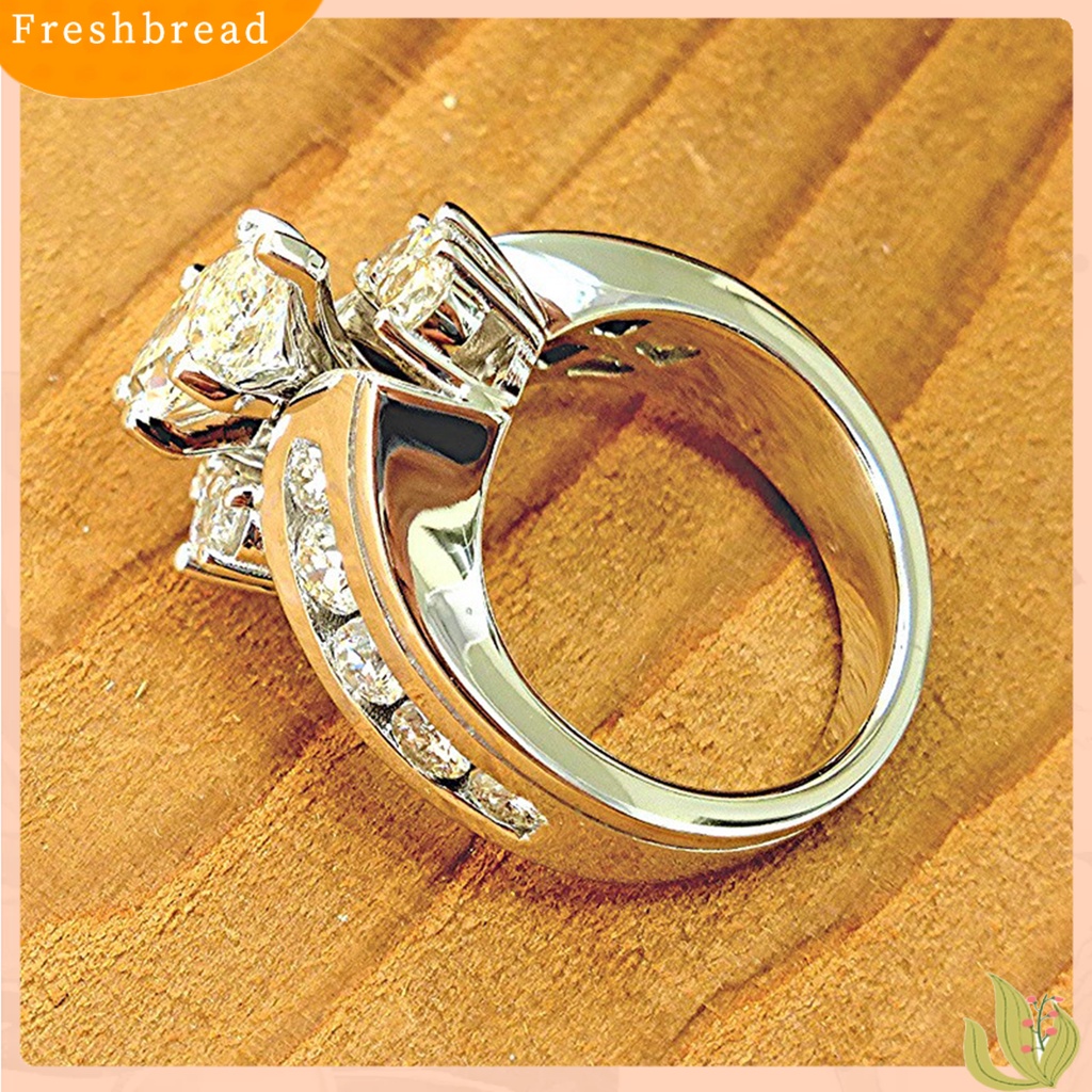 &lt; Freshbread &gt; Fashion Cincin Sparkling Creative Shape Shiny Efek Visual Tidak Iritasi Mudah Dipakai Zirkon Hias Bersinar Jari Cincin Wanita Perhiasan Pernikahan Hadiah Ulang Tahun