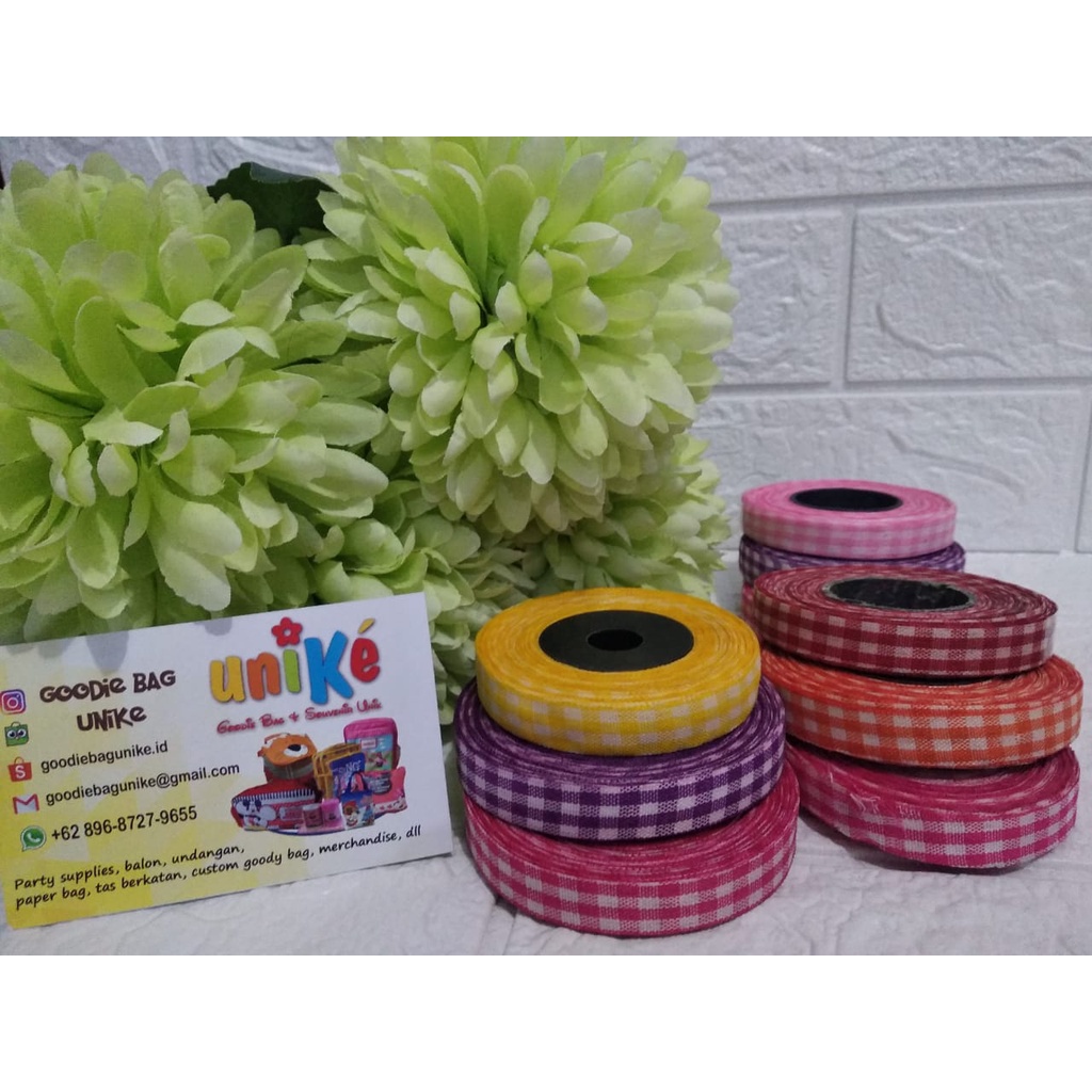 

Pita kain motif kotak 1/2 inch / 1,25 cm 20 yard (18 meter) grosir perlengkapan aksesoris hadiah hampers parcel murah