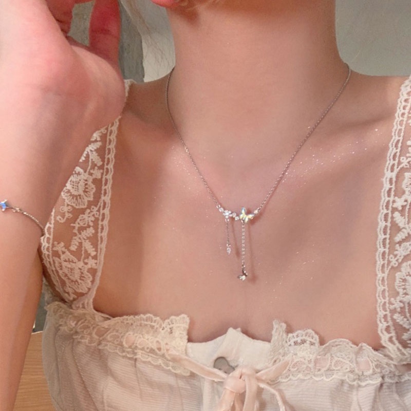 Kalung Geometris Kupu-Kupu Alloy Berlian Imitasi Fashion Untuk Wanita