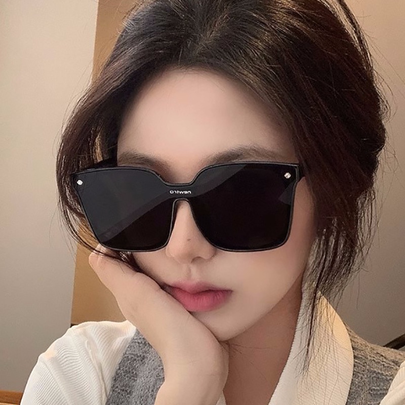 (YUZHU) Kacamata Hitam Warna Permen Fashion Korea Oversized Frame Square Onepiece Sunglasses Untuk Wanita/Pria