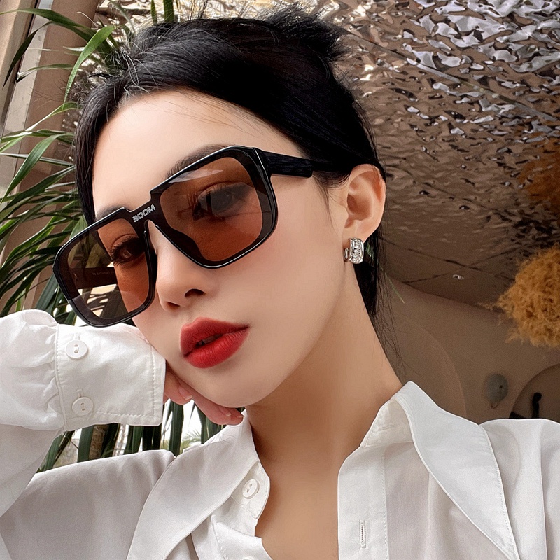 (YUZHU) Mode Barat Y2K Gadis Panas One Piece Kacamata Hitam Untuk Wanita Futuristik Fashion Windproof Sunglasses