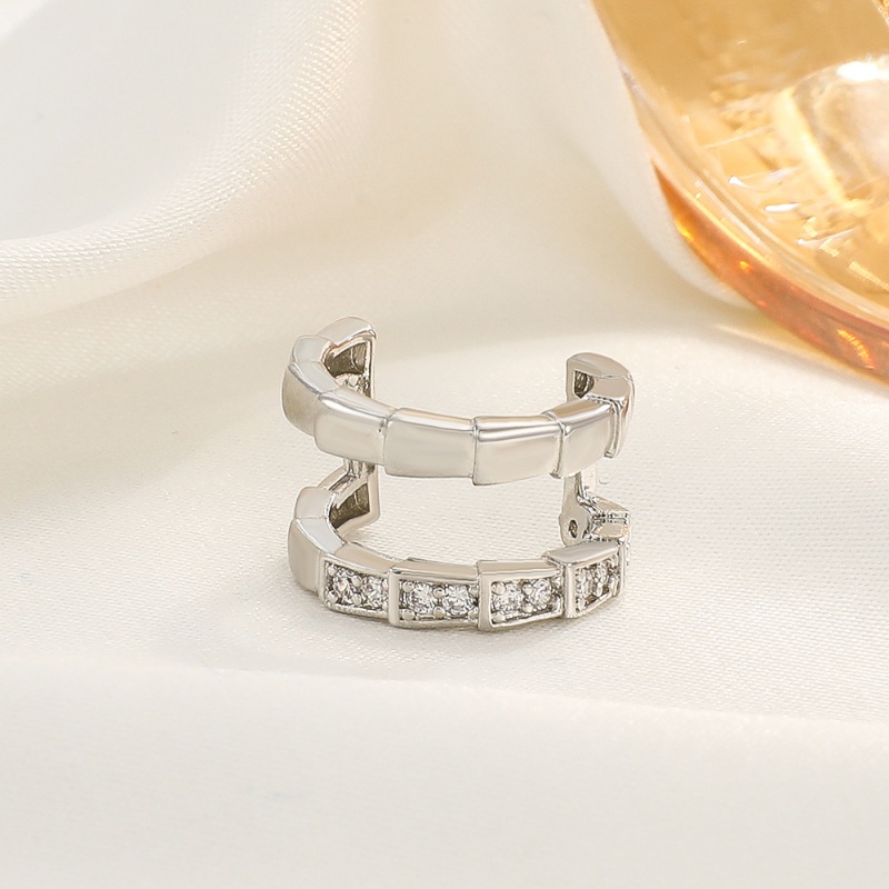 Korea Fashion Klip Telinga Logam Berbentuk C Gaya Dan Sederhana Wanita Tanpa Tindik Klip Telinga Zirkonia Mewah Anting Salib Untuk Wanita