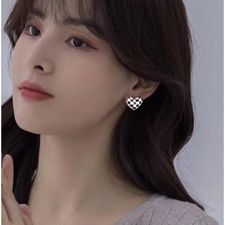 Goldkingdom Aksesoris Perhiasan Fashion Ready Stock Pilih Satu Dari Tiga Anting Tusuk Kotak-Kotak Lapis Emas Yang Sederhana Dan Serbaguna