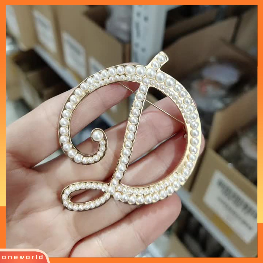 [ONE] Korea Style Bros Pin Huruf Mutiara Imitasi Wanita Electroplating Sweater Suit Brooch Perhiasan Aksesoris