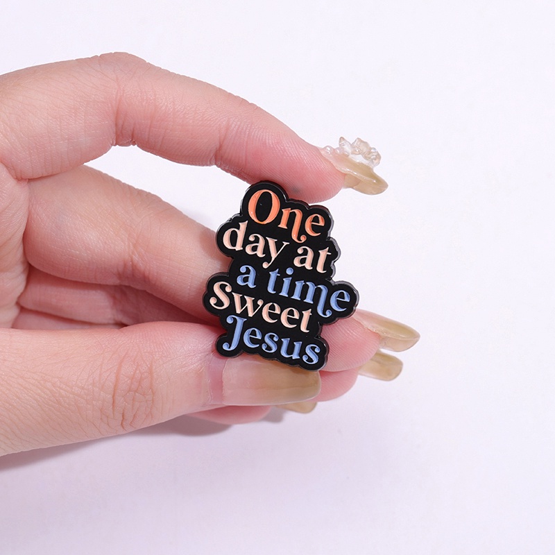 Pink Font I Love God Lapel Pin Lucu Alien Bros Ransel Lencana Hadiah Kostum Aksesori