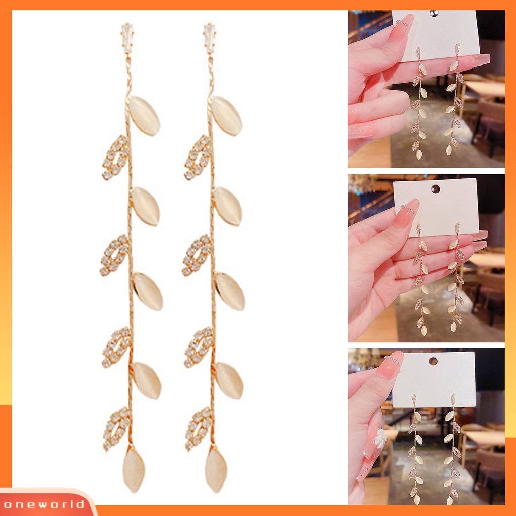 [WOD] 1pasang Drop Earrings Berlian Imitasi Mengkilap Asimetris Bentuk Daun Lady Earrings Perhiasan Pernikahan