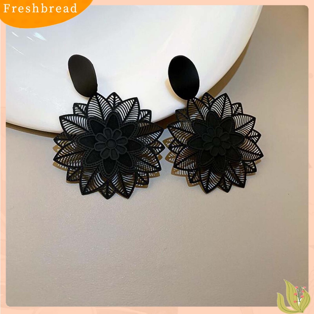 &lt; Freshbread &gt; 1pasang Anting Wanita Berongga Keluar Bentuk Bunga Perhiasan Vintage Anting Drop Berlebihan Untuk Perjamuan