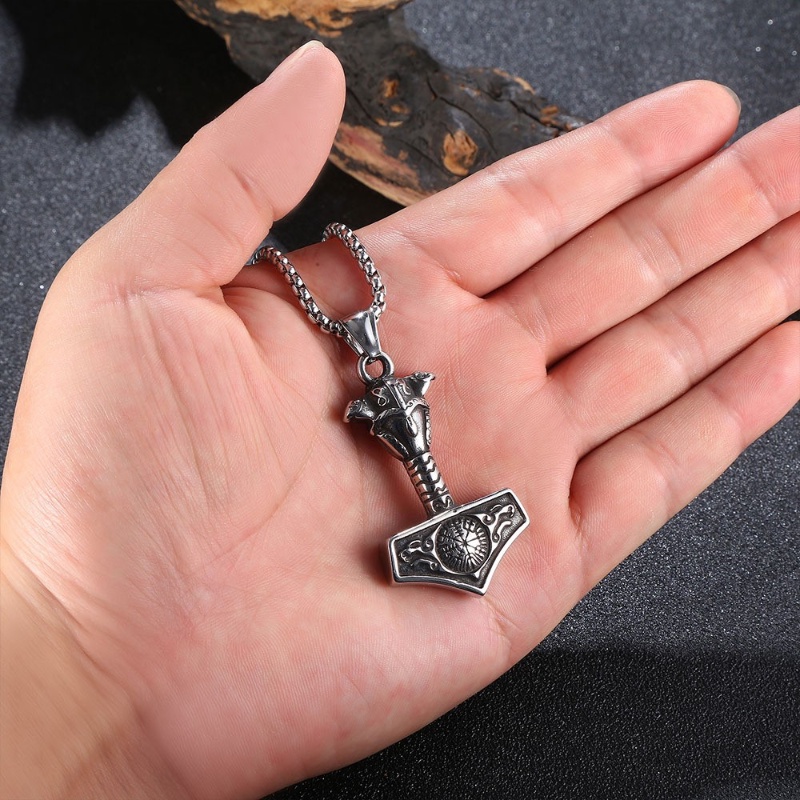 [Z H Perhiasan] Vintage Viking Hip Hop Raytheon Palu Gagak Celtic Serigala Liontin Pria Dan Wanita Fashion Stainless Steel Kalung Punk Pesta Rock Perhiasan Aksesoris
