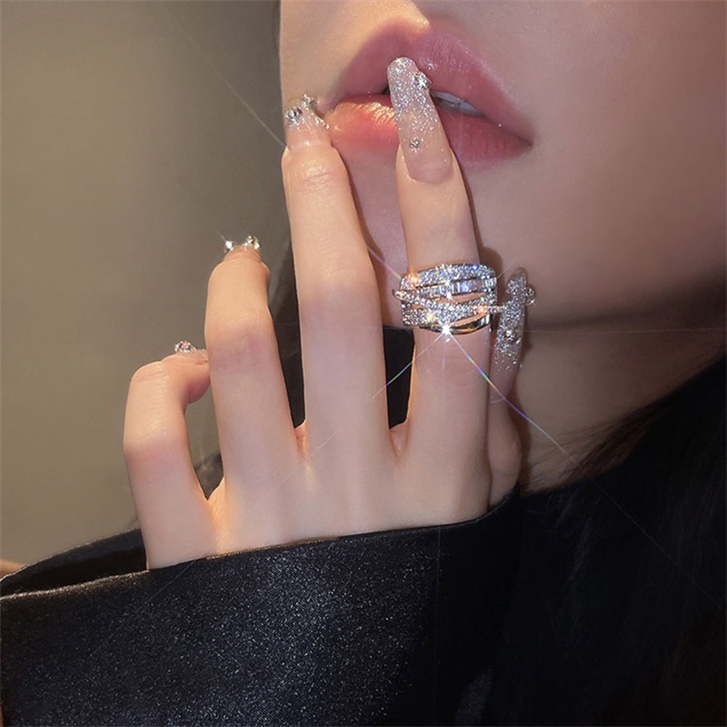 Gaya Baru Berlian Imitasi Berliku Niche Unik High-End Cahaya Mewah Adjustable Open Ring