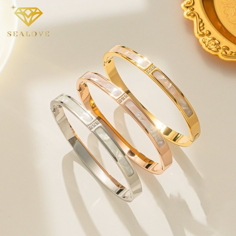 Gelang titanium Wanita Anti Karat Berlian Shell Emas 18K Aksesoris Mewah Korean Style COD