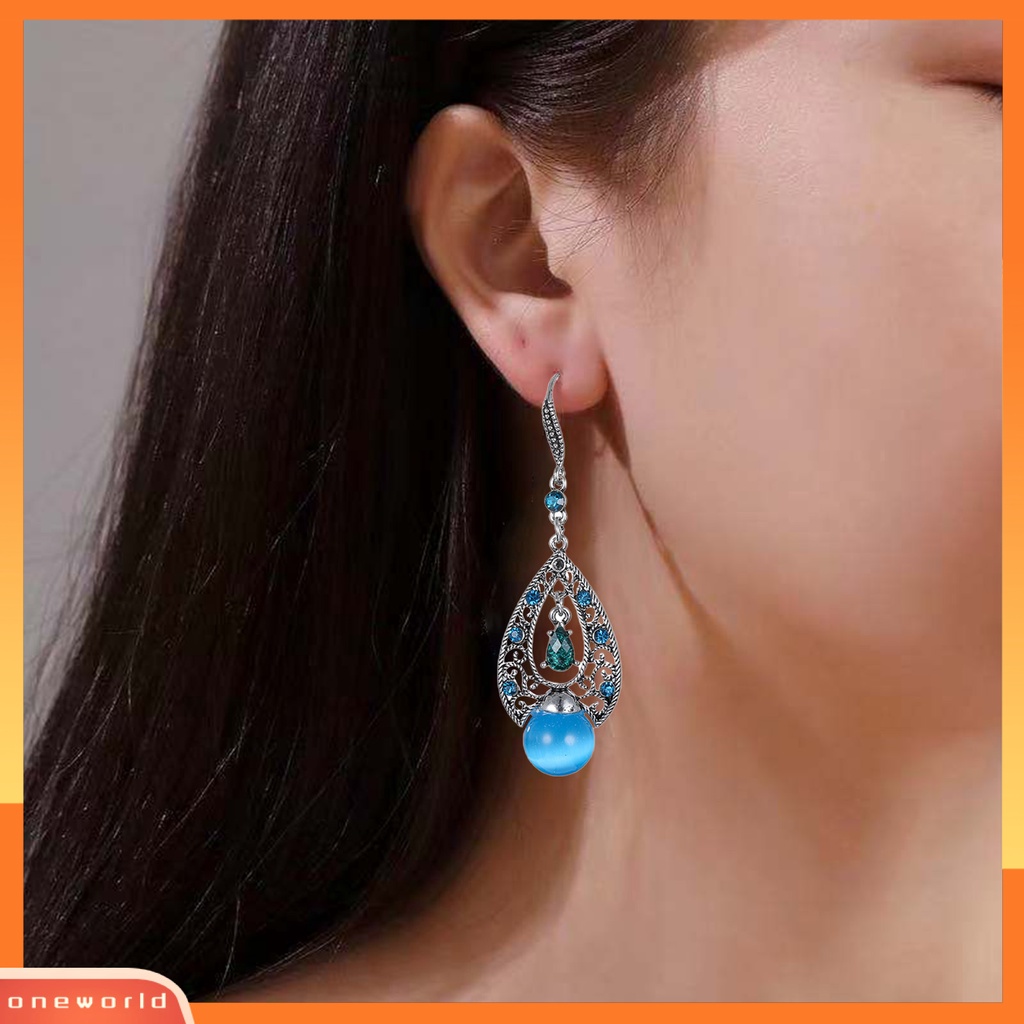 [WOD] 1pasang Anting Menjuntai Retro Gaya Etnik Hollow Keluar Geometris All-match Hias Batu Buatan Wanita Tetesan Air Liontin Anting Perhiasan Hadiah Untuk Pacaran