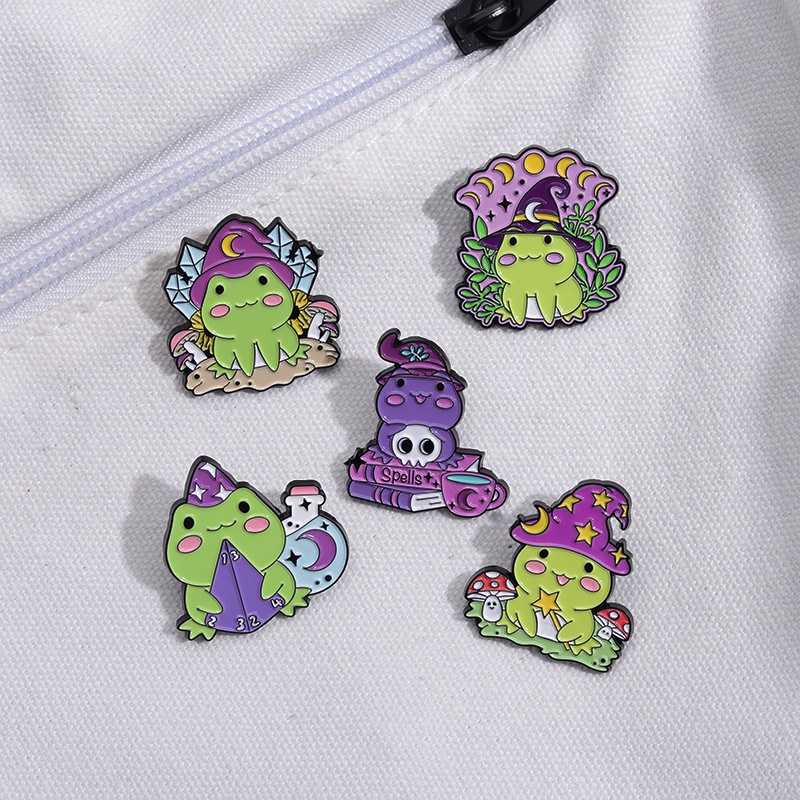 Lucu Kodok Enamel Pin Bintang Bulan Topi Penyihir Froggy Bros Kerah Pin Kartun Hewan Lencana Perhiasan Hadiah Untuk Anak-Anak Teman