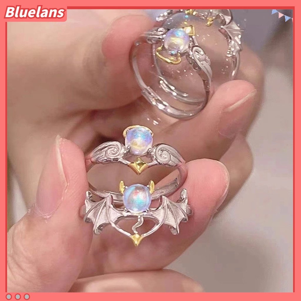 [BLS] Wanita Cincin Romantis Bersinar Faux Moonstone Desain Pembukaan Yang Dapat Disesuaikan Hadiah Hias Sayap Malaikat Setan Jari Cincin Perhiasan Pesta Untuk Kekasih