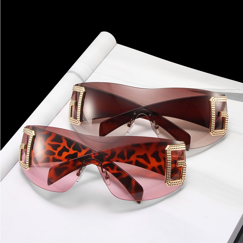Fashion Square Aesthetic Shades Sunglasses Untuk Wanita/Men Metal Frame Sunglasses Eyewear