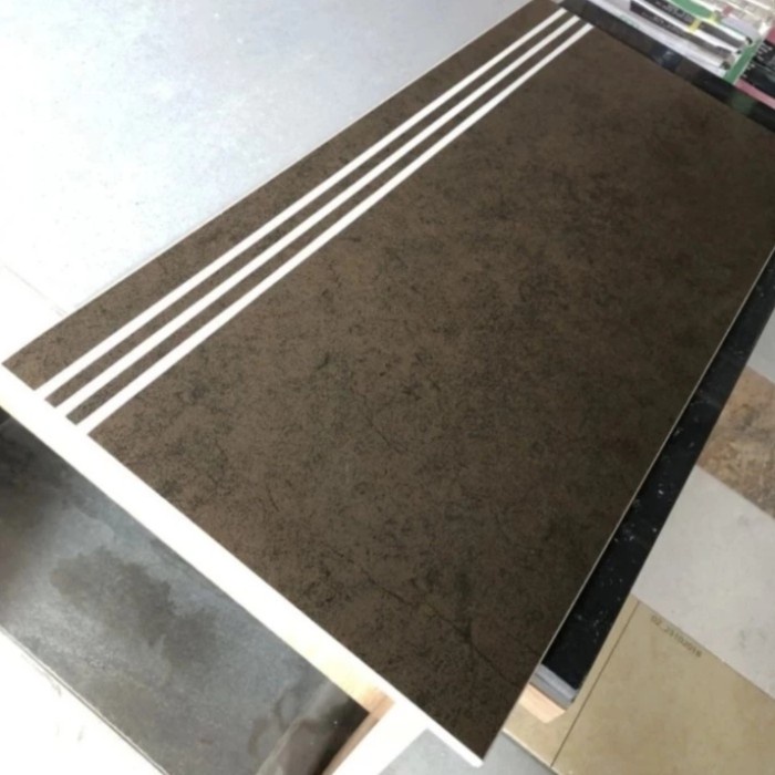 granit/keramik tangga ukuran 30x60 stepnosing :no.4