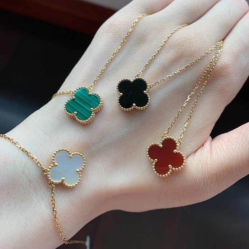 Fashion Baja Sederhana Titanium Four-Leaf Clover Kalung Perempuan Emas Clover Pendant Rantai Klavikula Aksesoris Hadiah