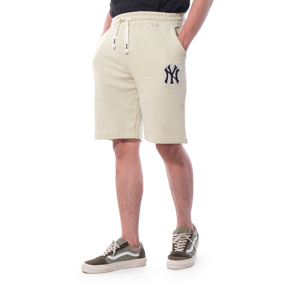 M7B NY Yankees Basic Logo Shorts