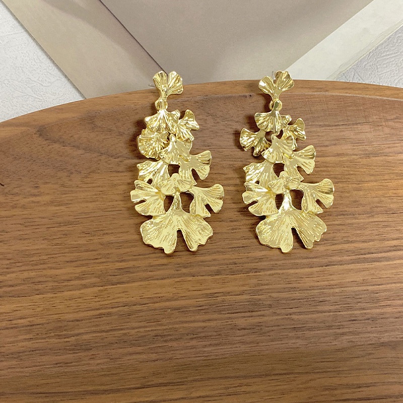 High-end Temperamen Berlebihan Desain Kepribadian Trendi Anting Daun Ginkgo Logam