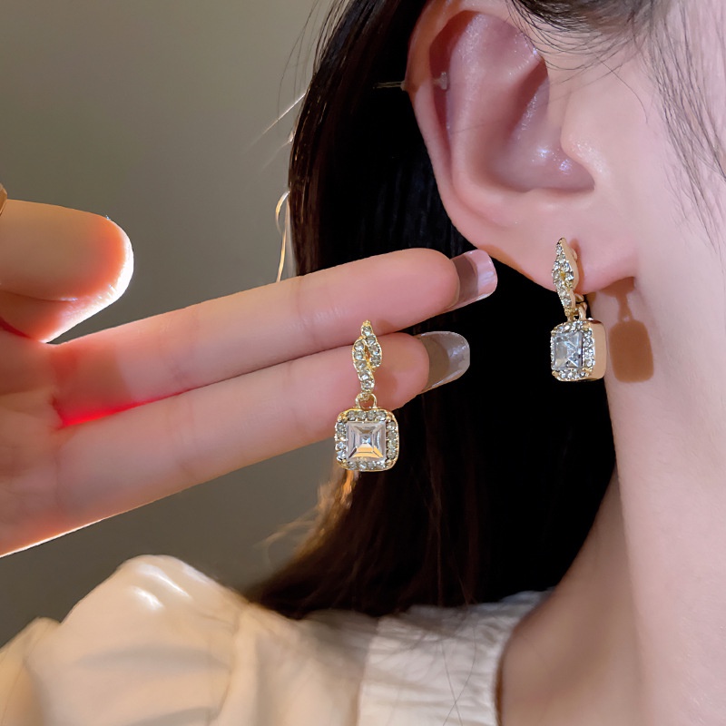 Korea Berlian Imitasi Persegi Perak Jarum Stud Anting-Anting Sederhana Kecil Harum Ganda Anting-Anting Wanita