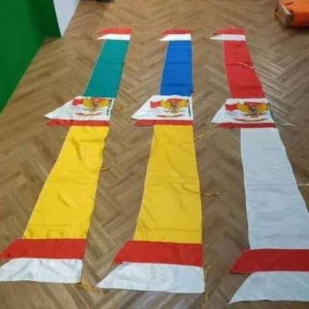 EDD Umbul umbul 4M layur garuda - warna warni