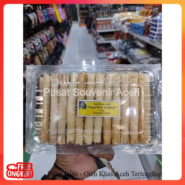 

Kue Seupet Gulung Khas Aceh / Kue Semprong Kuliner Aceh