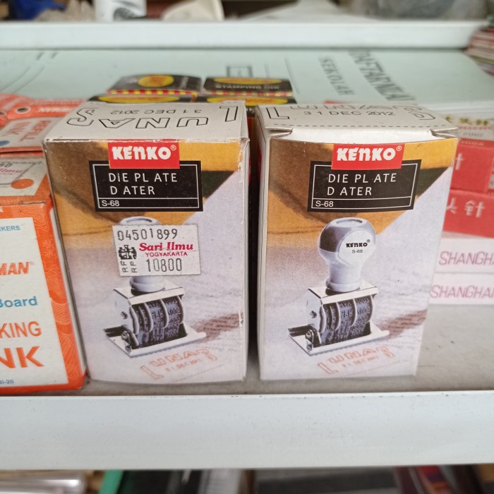 

Kenko S68 Cap Lunas dengan tanggal putar die plate dater