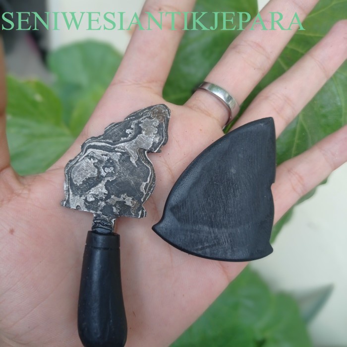 

Koleksi Keris Semar pamor Sepuh wingit boss