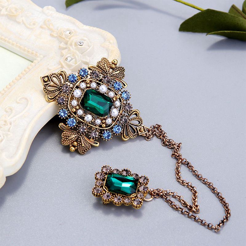 Wanita Vintage Baroque Emerald Berlian Imitasi Istana Rantai Bros Lencana Klasik Retro Perhiasan Kristal Lady Pesta Pin Korsase