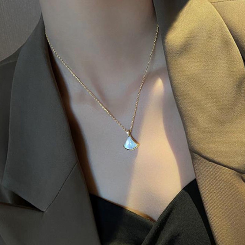 Kalung Geometris Shell Alloy Berlian Imitasi Fashion Untuk Wanita