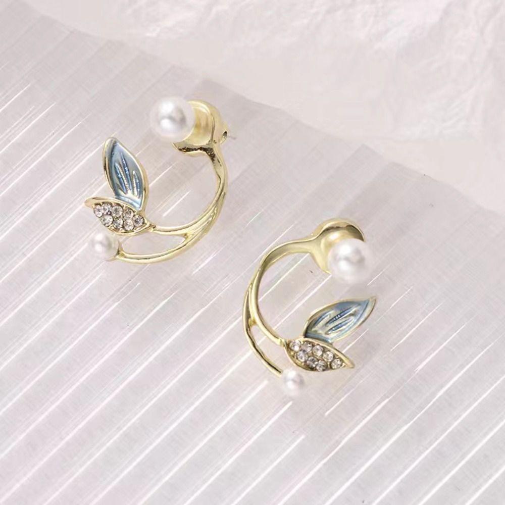 Mxbeauty Anting Gaya Korea Pesta Fashion Ulang Tahun Trendi Bunga Elegan Indah Mengkilap Tulip Berlian Imitasi Perhiasan