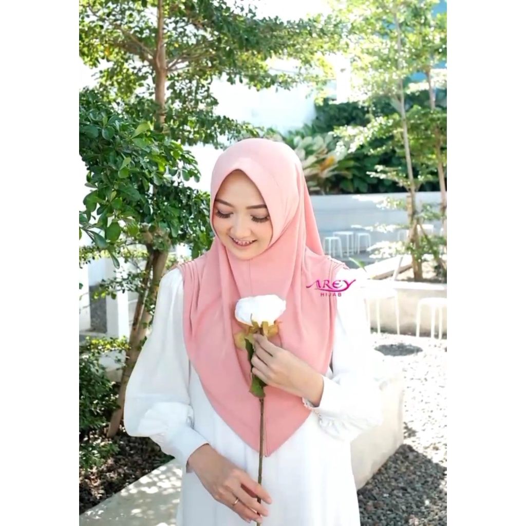Hijab Instan Clara Serut Pad By Arey