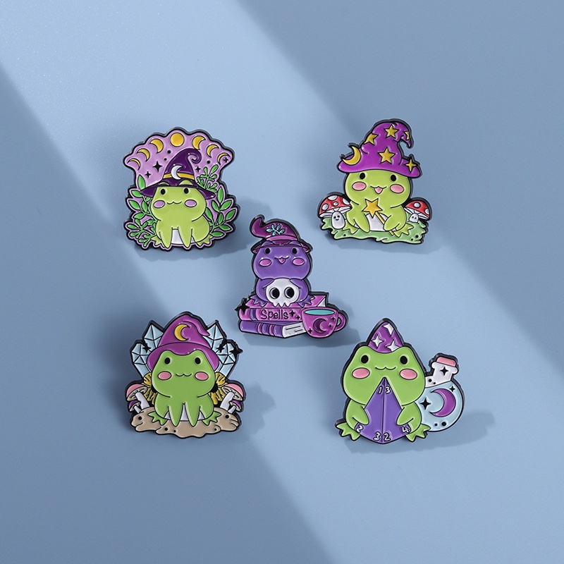 Katak Penyihir Enamel Pin Kerah Bros Kartun Hewan Lencana Hadiah Untuk Anak-Anak Teman Pakaian Bintang Bulan Topi Froggy Lucu Perhiasan