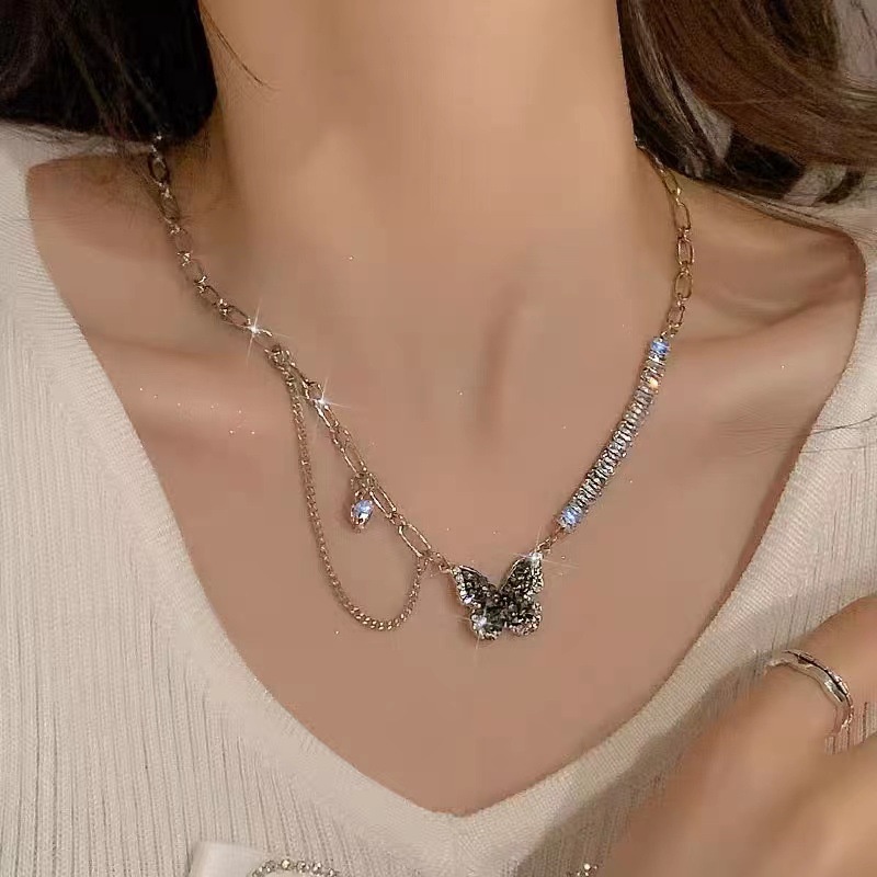 Kalung Kupu-Kupu Zirkon Hitam Desain Niche Perempuan Rantai Klavikula Gaya Mewah Ringan