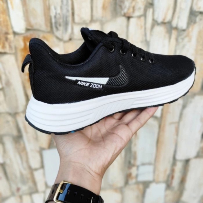 SNEAKERS HITAM NIKE ZOOM / SEPATU SEKOLAH SD SMP SMA (FREE BOX) - hitam putih, 38