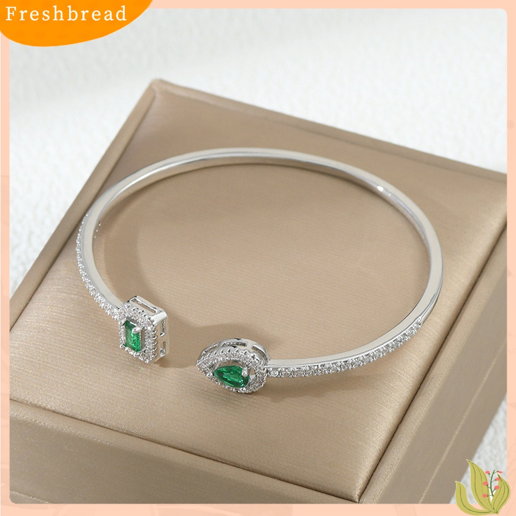 &lt; Freshbread &gt; Wanita Bangle Pembukaan Adjustable Faux Emerald Elegan Hypoallergenic Berlian Imitasi Tertanam Perempuan Bangle Fashion Perhiasan