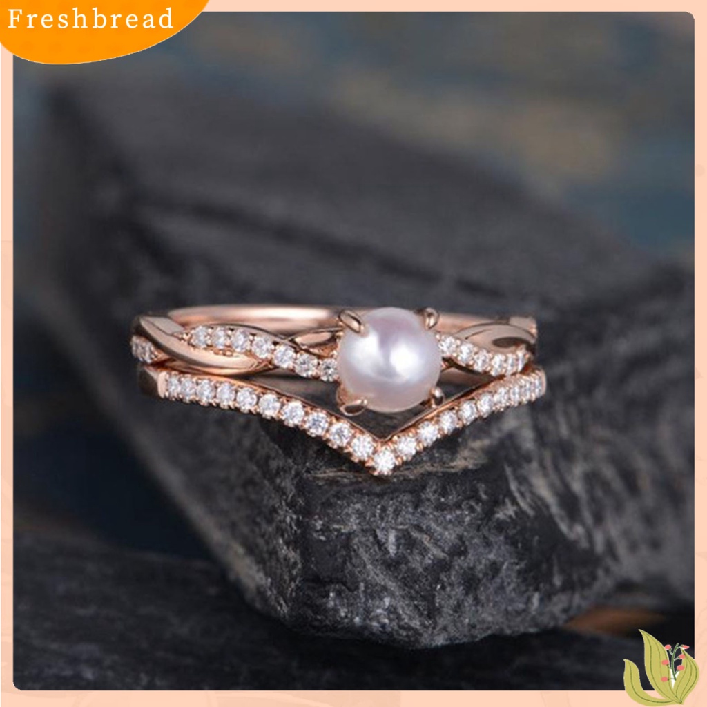 &lt; Freshbread &gt; 2Pcs Cincin Jari Memutar Bentuk Mutiara Imitasi Wanita Berkilau Indah Jari Cincin Perhiasan Aksesoris