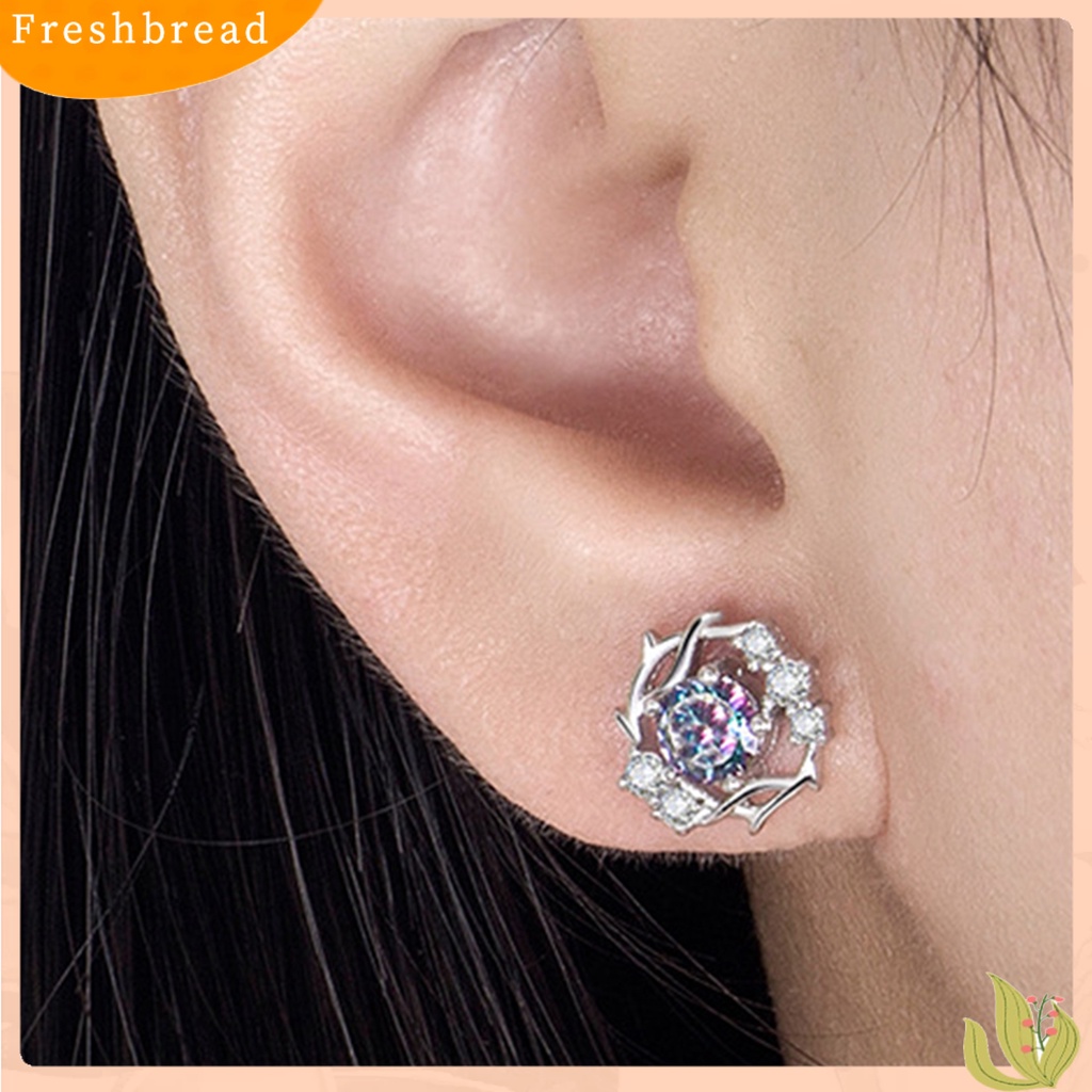 &lt; Freshbread &gt; 1pasang Anting Wanita Bersinar Batu Berwarna Berlian Imitasi Desain Snowflake Electroplating Hias Hypoallergenic Temperamen Yang Sangat Baik Tanduk Stud Earrings