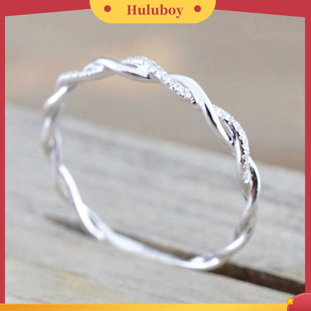 {Ready Stock} Cincin Wanita Bentuk Memutar Berlian Imitasi Hias Alloy Electroplate Finger Ring Jewelry Untuk Pertunangan