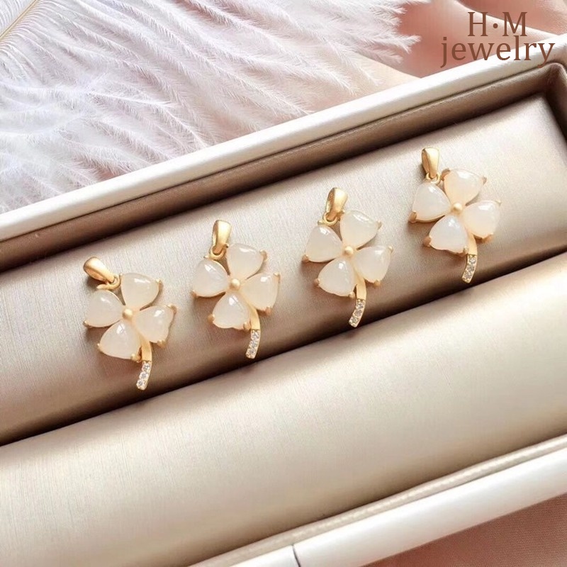 Kalung Fashion Liontin Semanggi Empat Daun Baru Perhiasan Hadiah Ulang Tahun